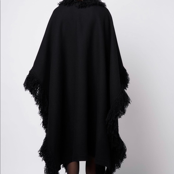 Zara WOOL BLEND FRINGED CAPE - Picture 3 of 7